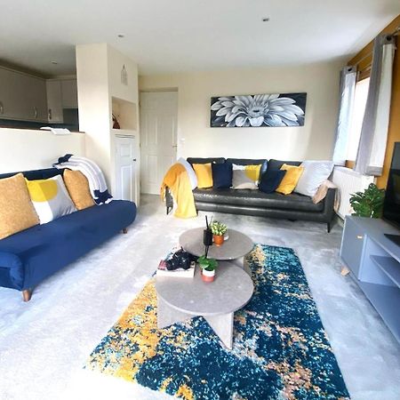Large Cosy 2 Bedroom Ground Floor Flat In Stevenage Sg1 Sleeps 4-5 Free Parking מראה חיצוני תמונה
