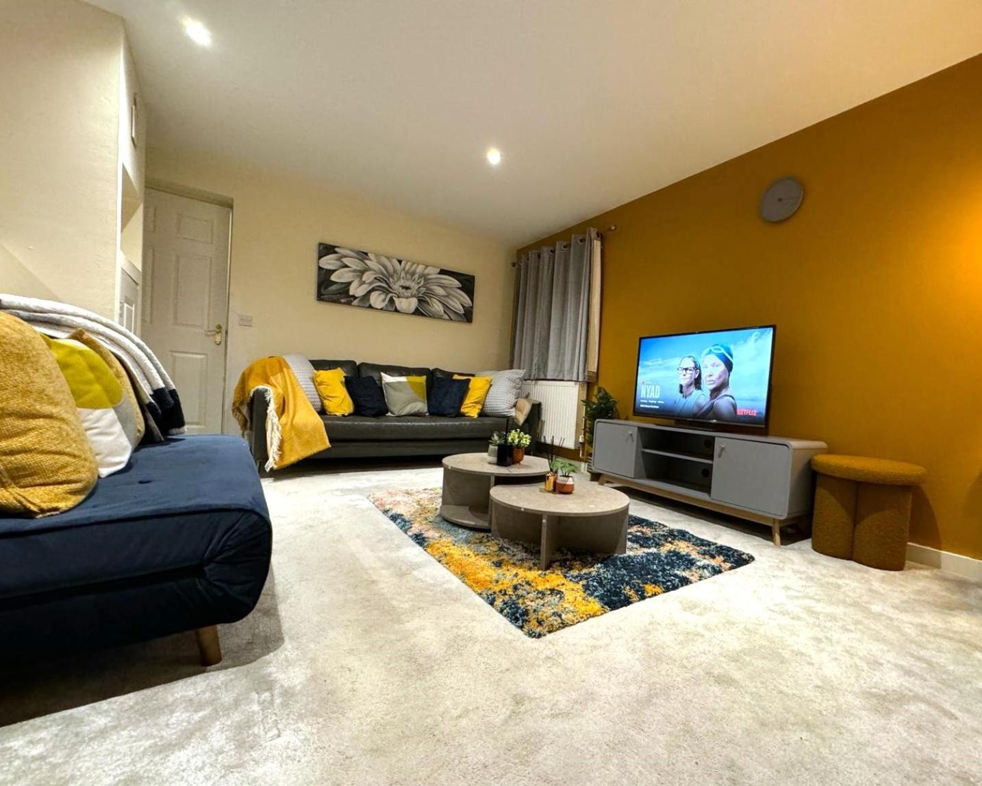 Large Cosy 2 Bedroom Ground Floor Flat In Stevenage Sg1 Sleeps 4-5 Free Parking מראה חיצוני תמונה