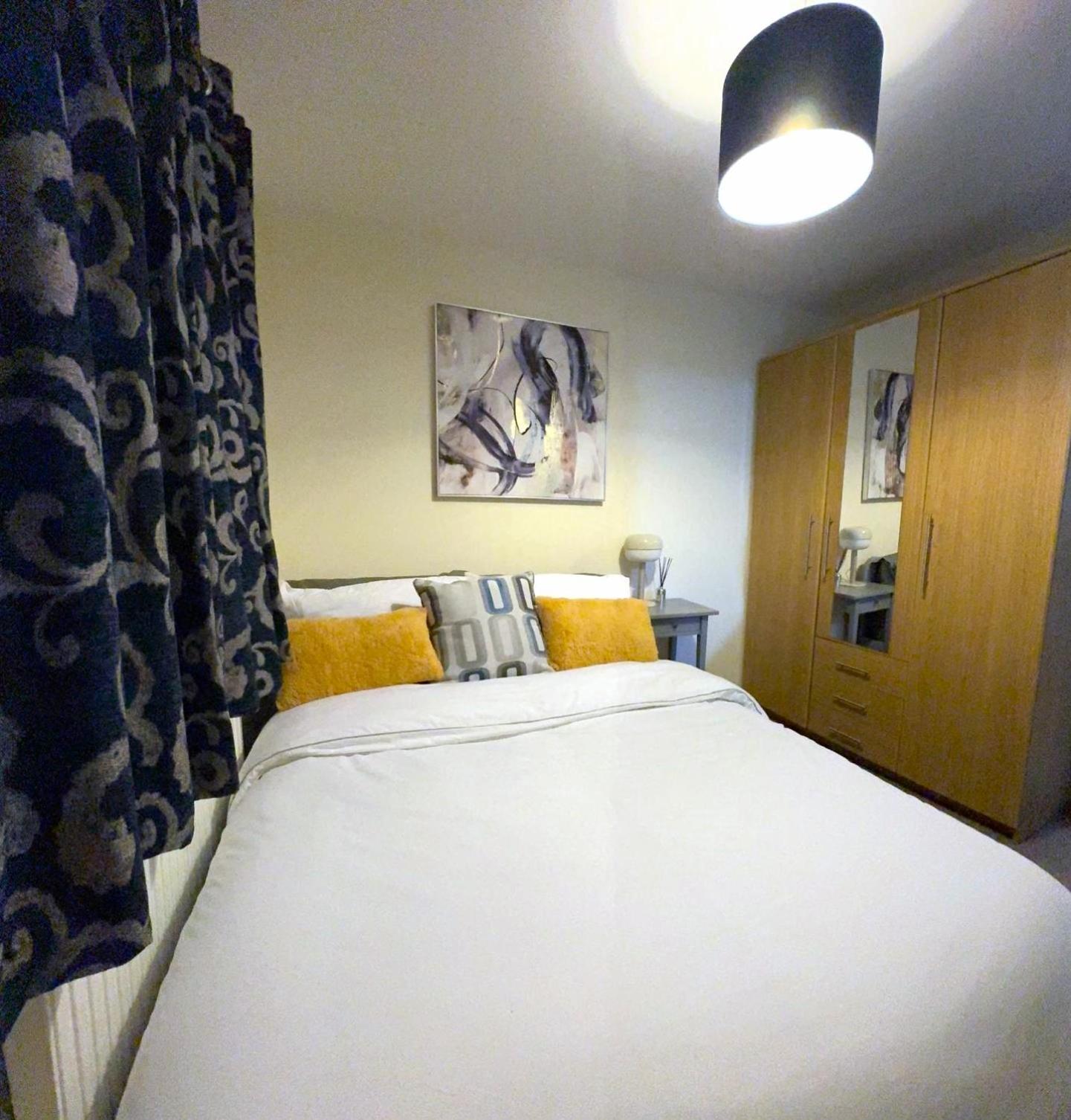 Large Cosy 2 Bedroom Ground Floor Flat In Stevenage Sg1 Sleeps 4-5 Free Parking מראה חיצוני תמונה