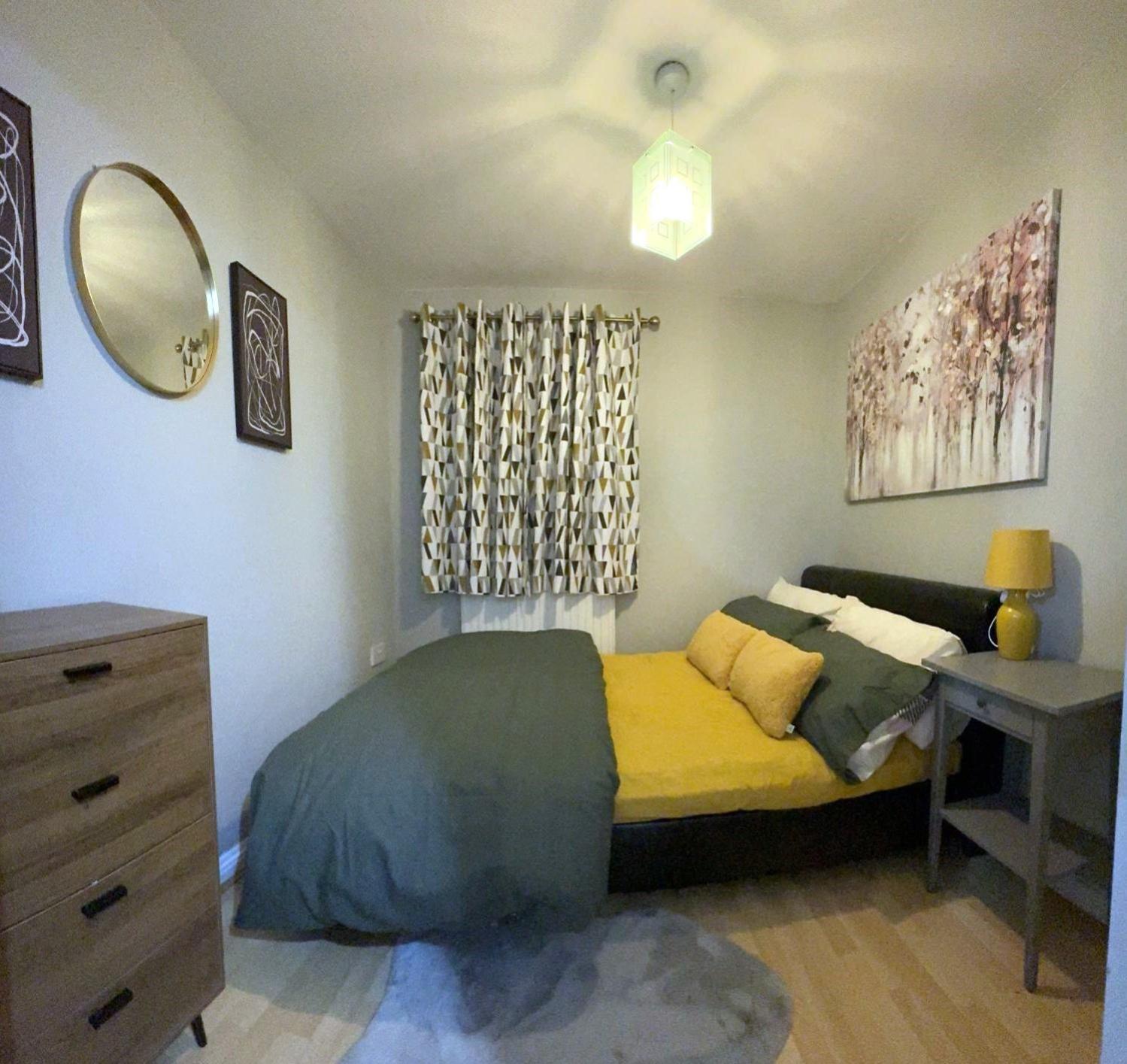 Large Cosy 2 Bedroom Ground Floor Flat In Stevenage Sg1 Sleeps 4-5 Free Parking מראה חיצוני תמונה